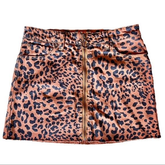 Free People Cheetah Zip It Up Jean Skirt Size 25 - Picture 9 of 15